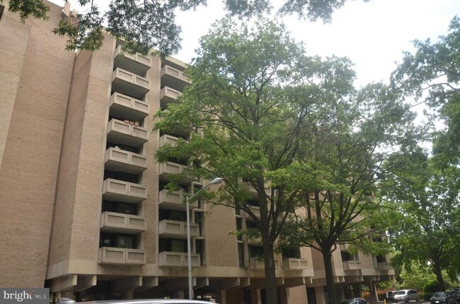 Building Photo - 240 M St SW