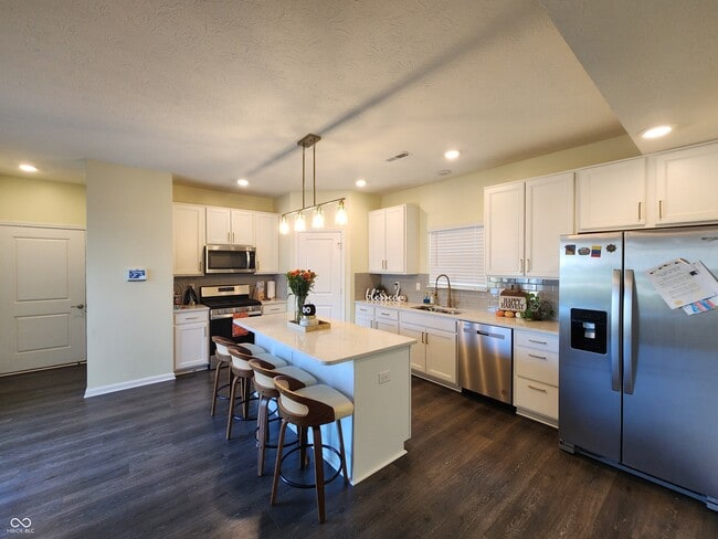 Building Photo - 2573 Plano Dr