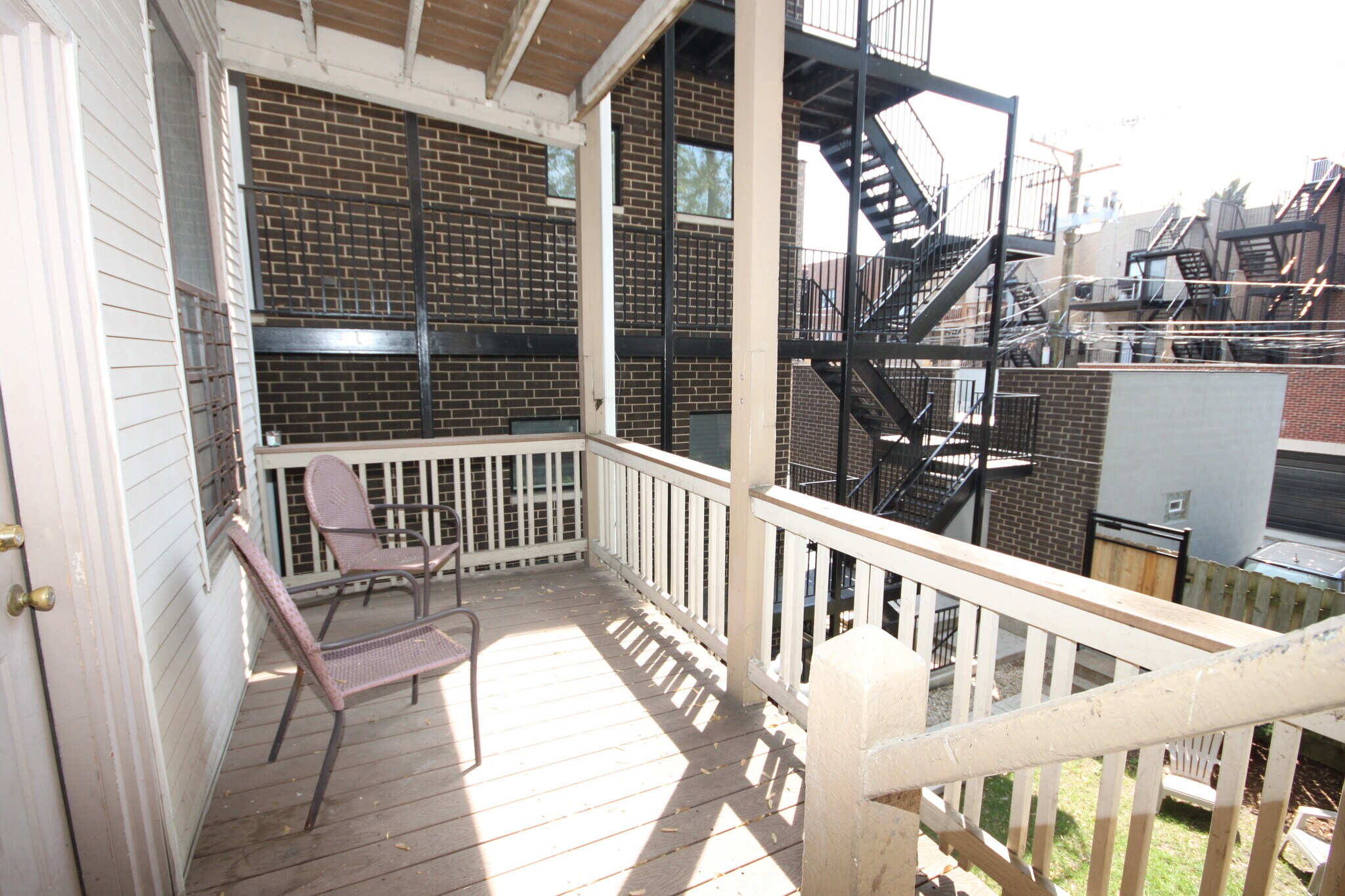Building Photo - 3338 N Kenmore Ave