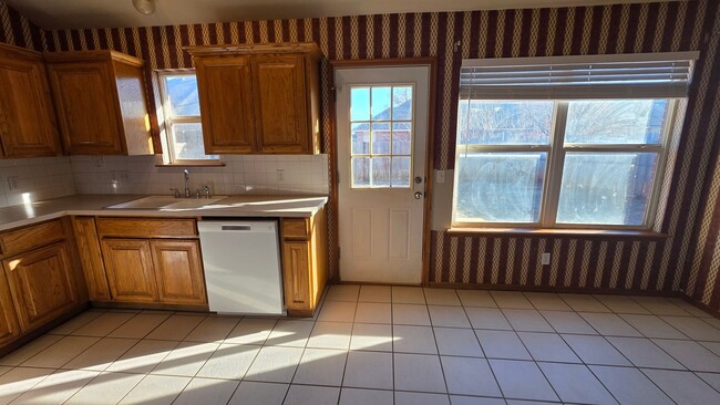 Building Photo - 3 Bed 2 Bath in Oklahoma City!