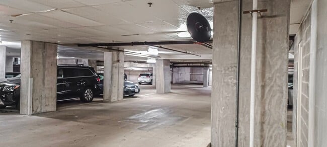 Your own garage spot - 851 N Glebe Rd