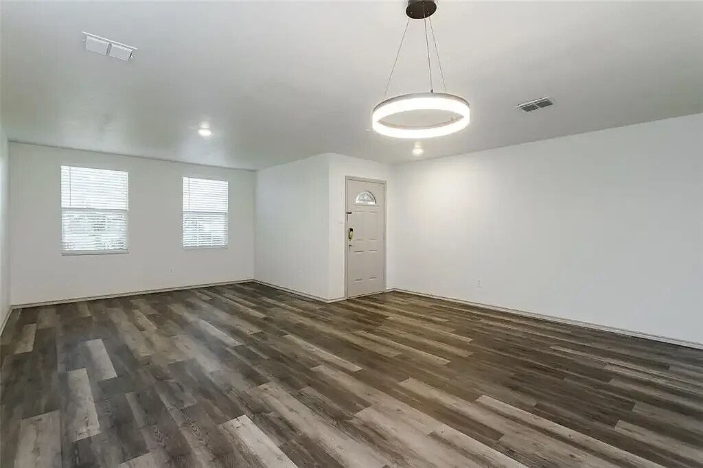 Building Photo - 818 Moss Glen Trl