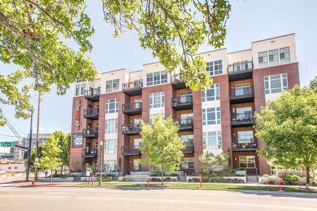 Building Photo - 406 S 13th