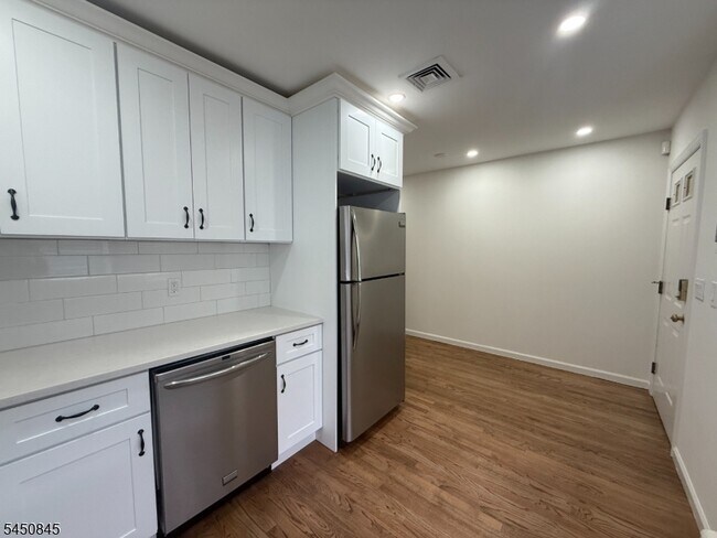 Building Photo - 167 Harrison Ave