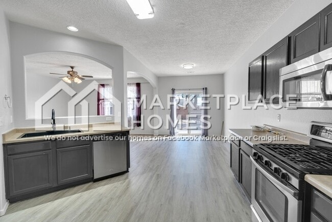 Building Photo - 620 Creekside Ave SW