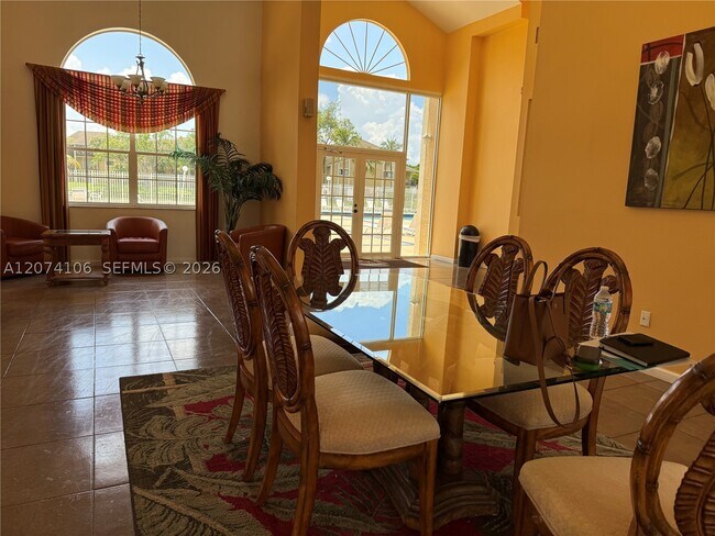 Building Photo - 9454 Palm Cir S