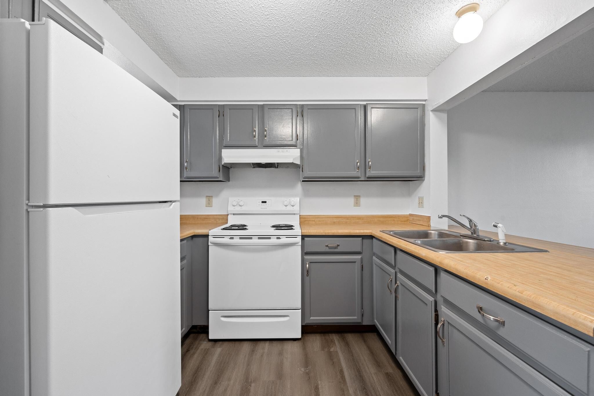 Building Photo - 740 Westwinds Dr