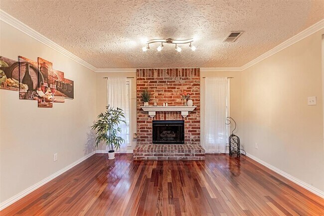 Building Photo - 20307 Hampshire Rocks Dr