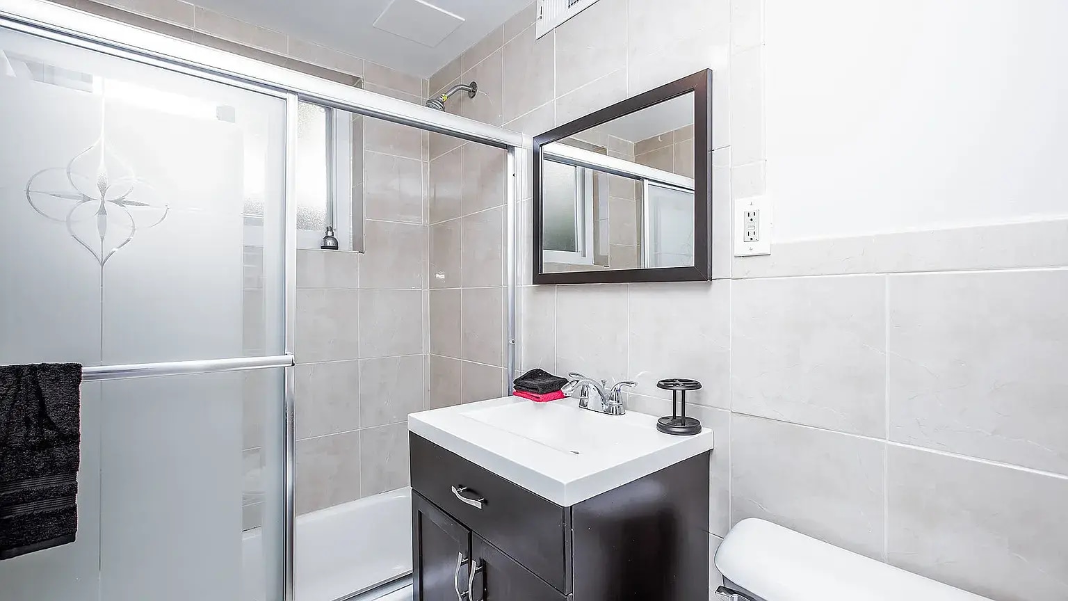 Building Photo - 5439 W Schubert Ave