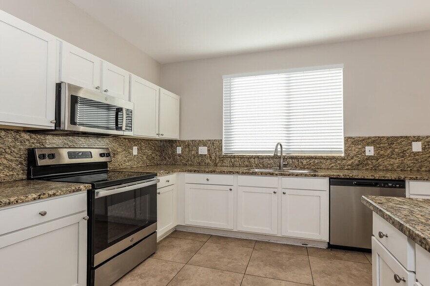 Building Photo - 3014 W Donner Dr