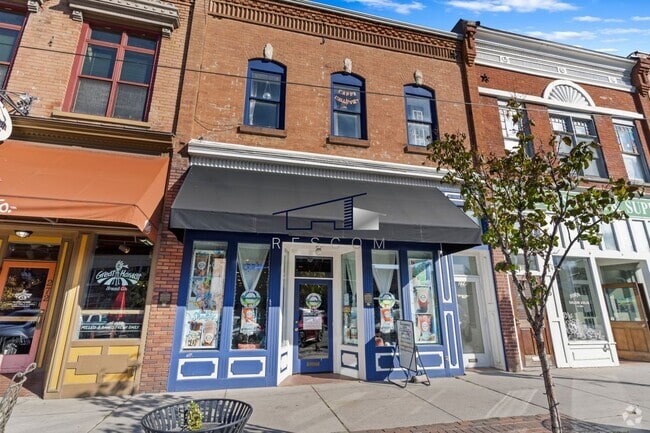 Building Photo - 274 25th St