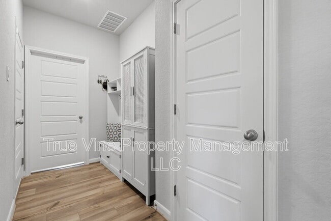 Building Photo - 12108 Icon Rdg