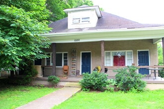 Building Photo - East Nashville 2 Bedroom Apartment!