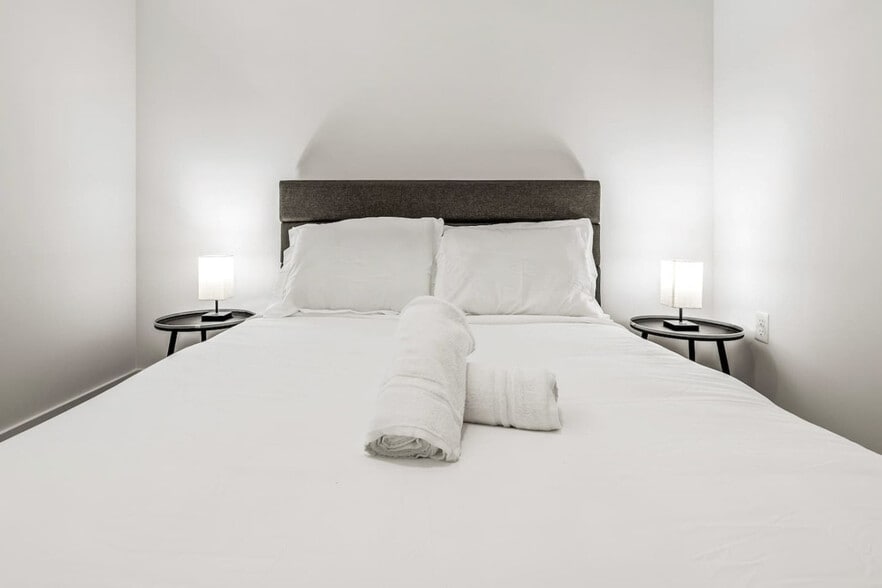 Building Photo - 617 N 12th St