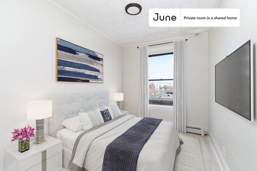 Primary Photo - Room in Shared 4 bed/1 bath home
