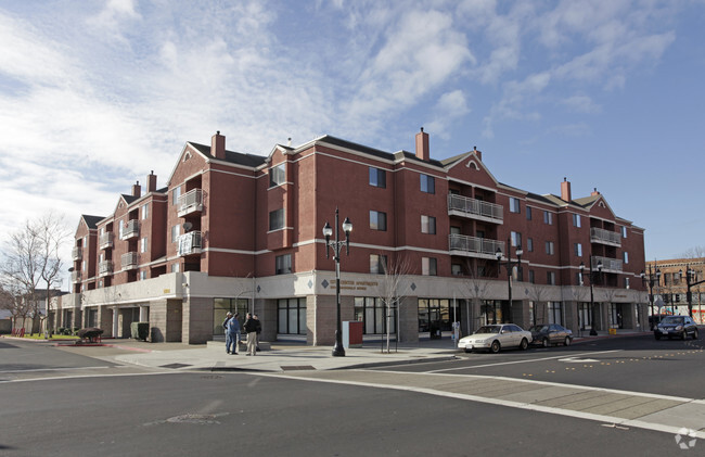 Primary Photo - Richmond City Center Apartments