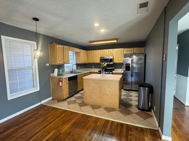 Building Photo - 1256 N 9th St