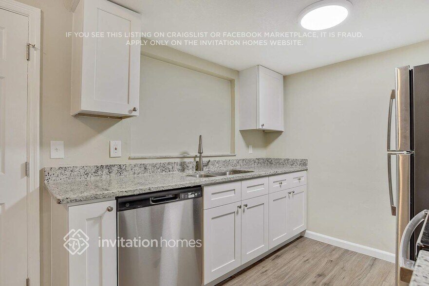 Building Photo - 4033 Castlegate Dr