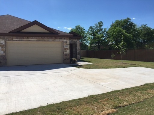 Building Photo - Beautiful 3 Bedroom Duplex Located in Waco...