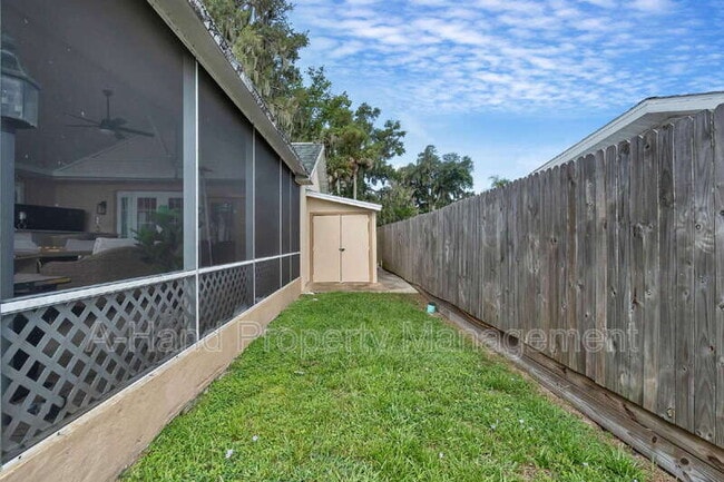 Building Photo - 606 N Shore Dr