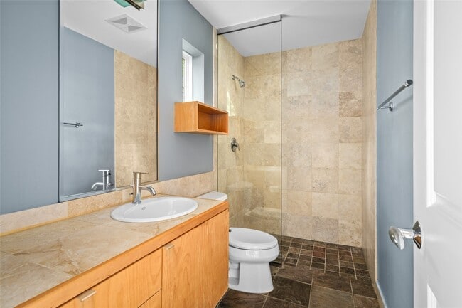 Building Photo - 224 Willard St