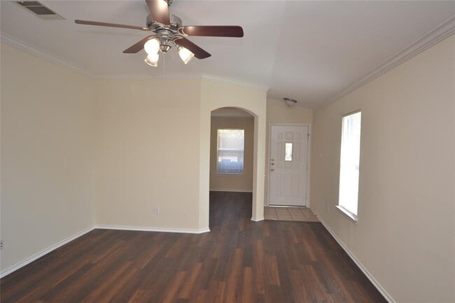 Building Photo - 114 Washington Square Dr