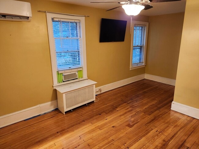 Building Photo - SHORT TERM Single Family 5 BR House in Harrisonburg Available NOW