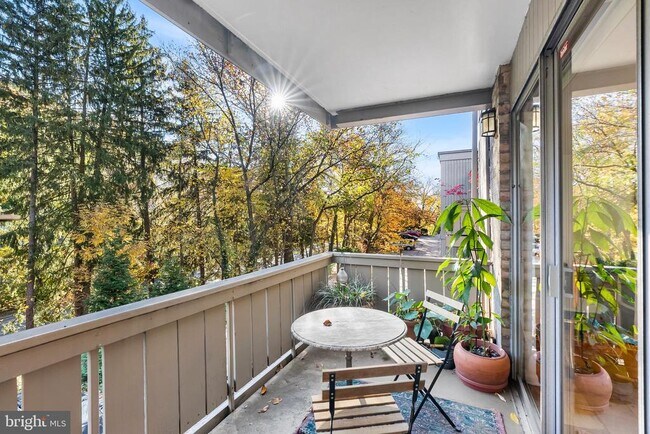 Building Photo - 110 Cross Keys Rd