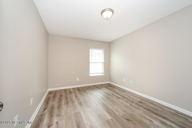 Building Photo - 45 Perry Creek Dr