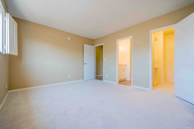 Primary bedroom - ensuite - 11871 Idaho Ave