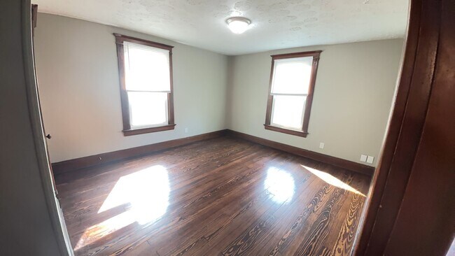 Building Photo - 669 Franklin St