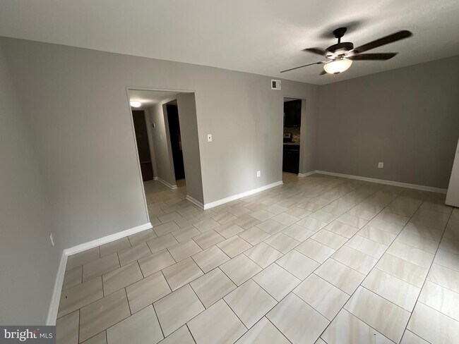 Building Photo - 5526 Green Dory Ln