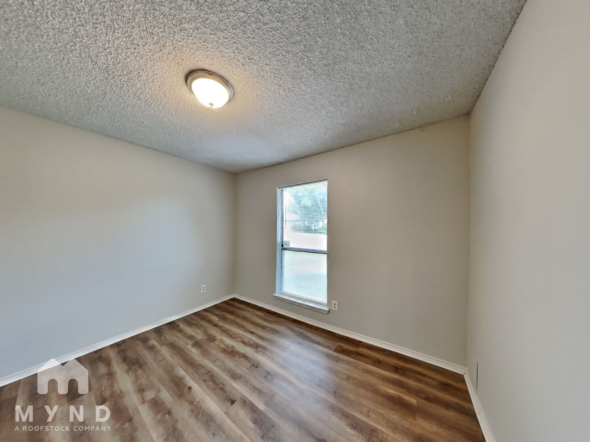 Building Photo - 1134 Hemlock Dr