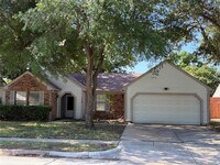 Building Photo - 112 Cinnamon Ln