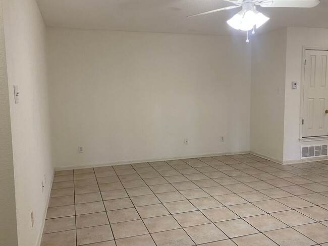 Building Photo - 2 BEDROOM, BELTON ISD