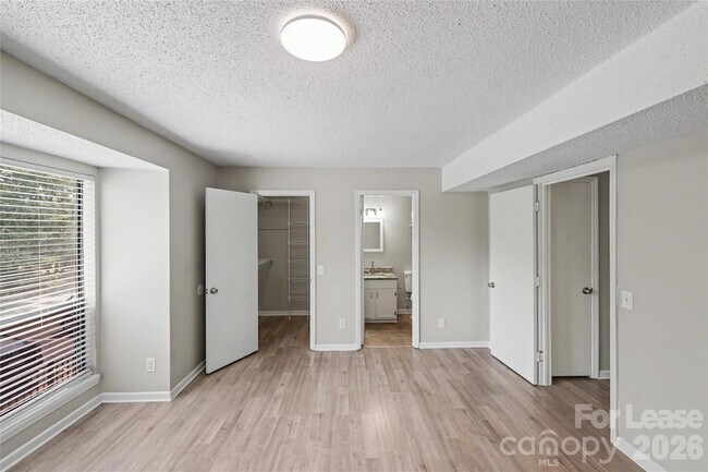 Building Photo - 10971 Harrowfield Rd