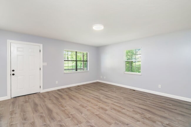 Building Photo - 1826 Tillery St NE