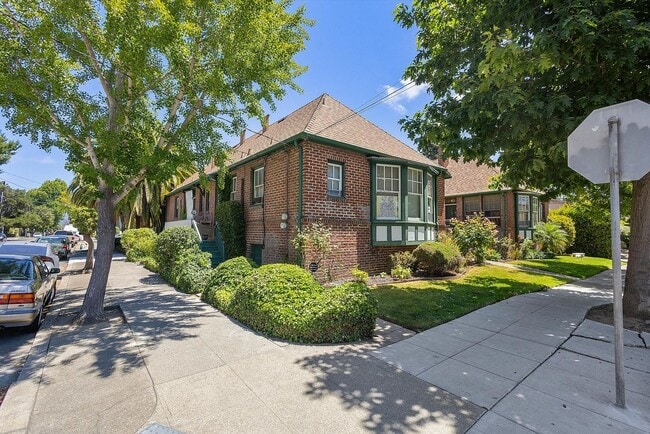 Building Photo - 1801 Alameda Ave