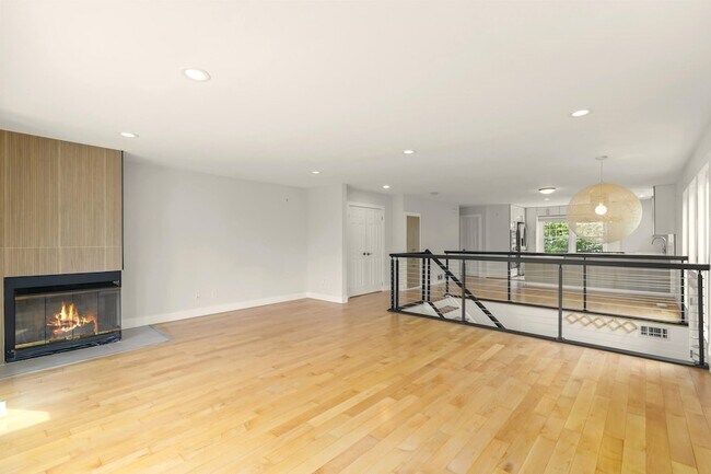 Building Photo - 6 Grand Cove Way