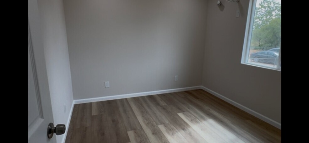 Building Photo - 14715 Mesa Dr