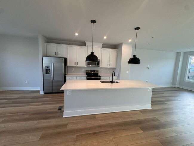 Building Photo - 10118 Virginia Blvd