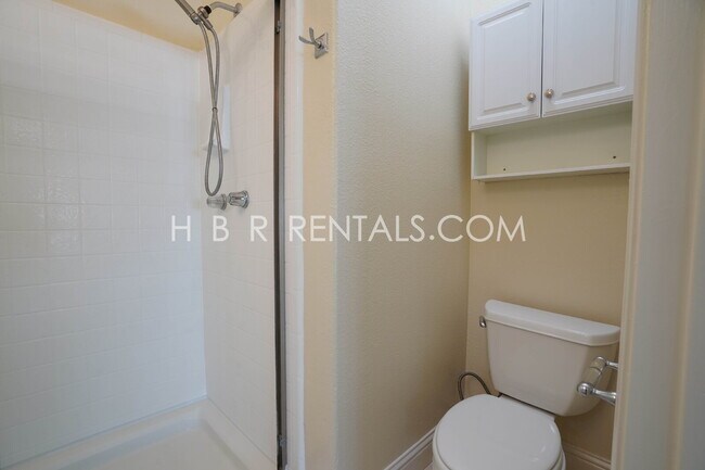 Building Photo - Charming house and Casita - 5-Bedroom Have...