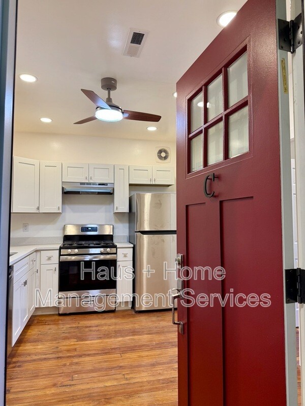 Building Photo - 906 Penn Ave