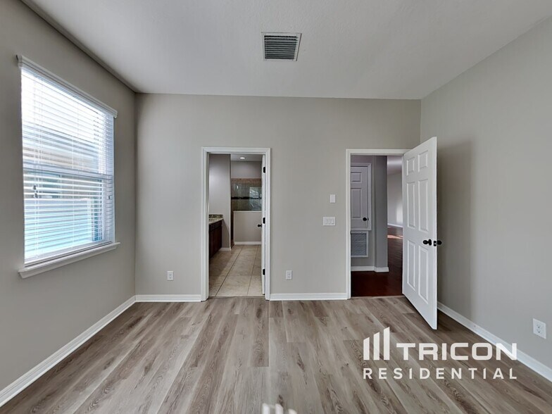 Building Photo - 32741 Coldwater Creek Loop