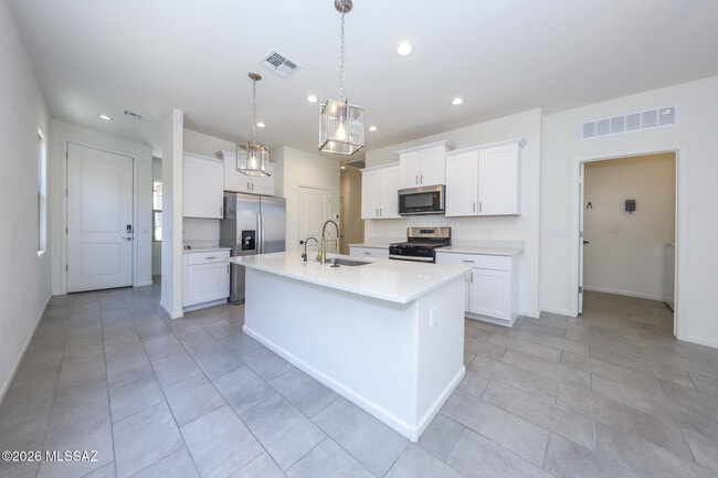 Building Photo - 7760 S Via Perfecta