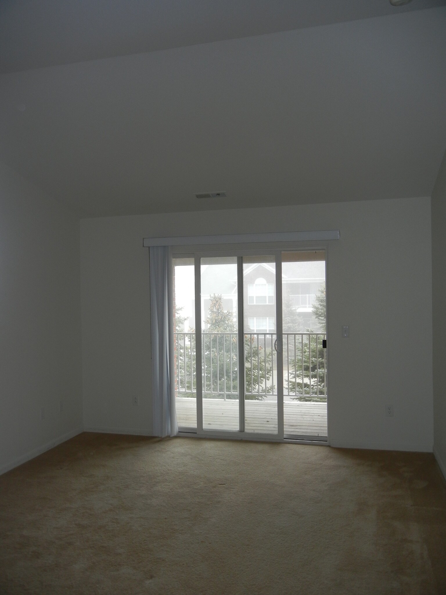 Building Photo - 16803 Dover Dr