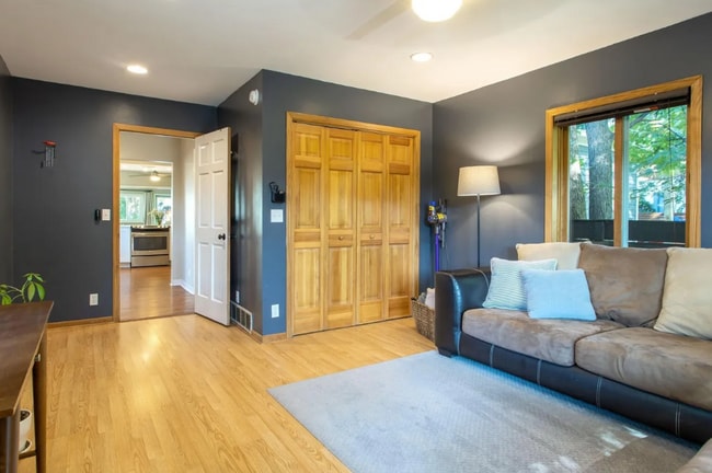 Building Photo - 2417 23rd Ave S