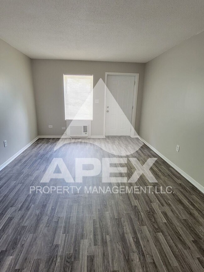 Building Photo - Newly Renovated - Alcoa Studio Apartments – Convenient Location!