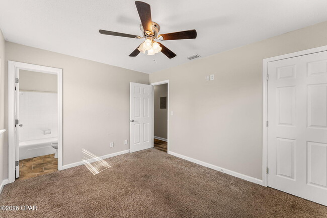 Building Photo - 2004 Greenbriar Blvd