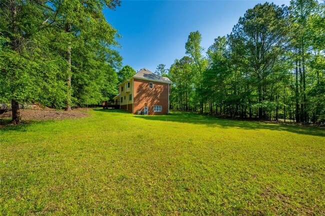 Building Photo - 219 Deerhill Dr